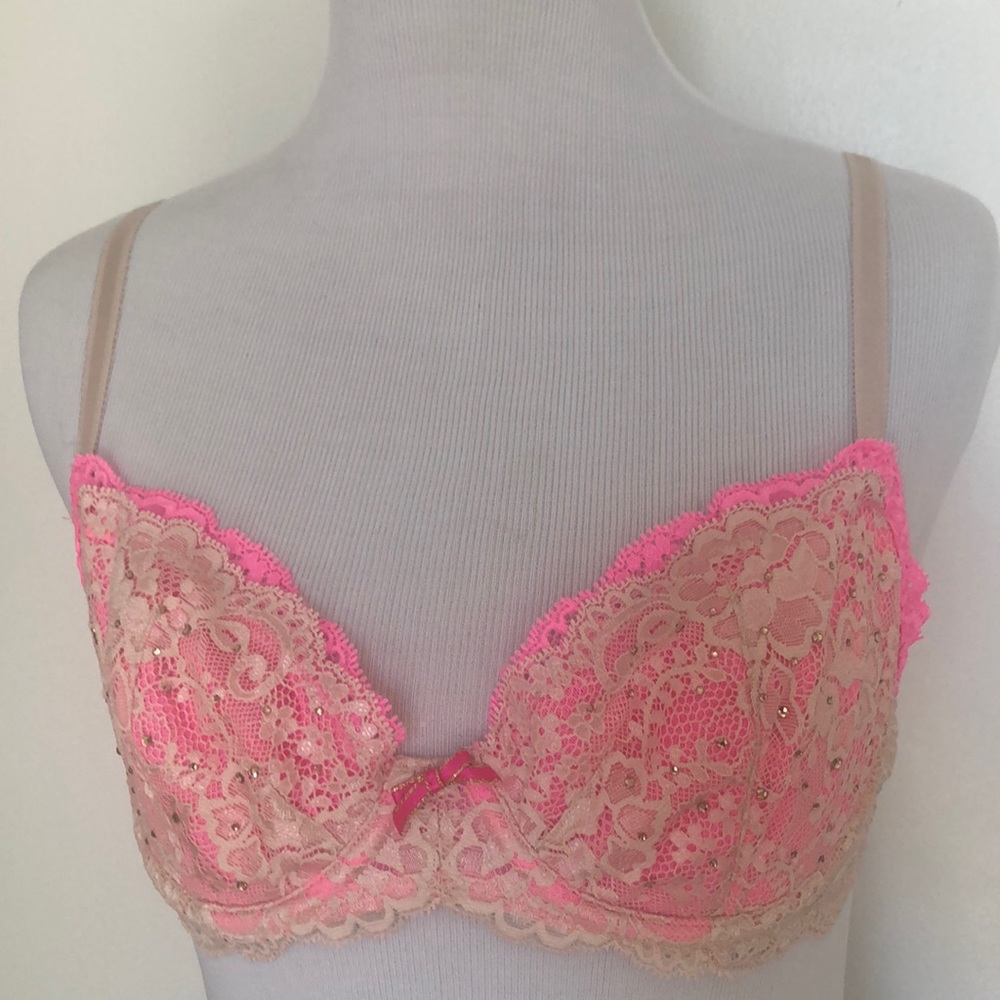 Victoria Secret Pink/Tan Bra.